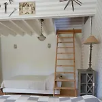 Les De L'yeres Holiday home